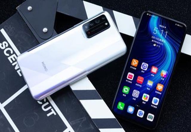 [华为荣耀]荣耀X10是真香机？看内行人咋说，最佳入手时机未到