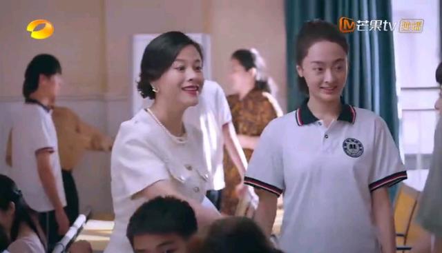 以家人之名|《以家人之名》恶婆婆成团了，凌霄外婆算啥，这位一句话把网友气疯