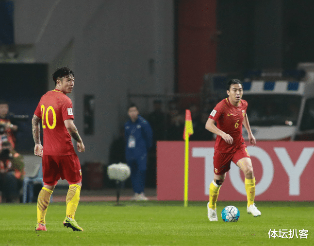 国足|FIFA官宣！国足冲击12强赛获利好，为两大归化王牌入选争取时间！