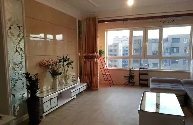 榻榻米|老公坚持客厅不吊顶！只走一圈石膏线！完工反而漂亮还实惠！