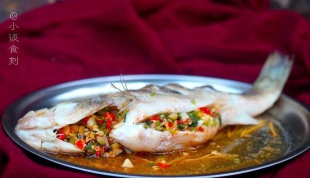 鲈鱼@谷雨别忘了吃这鱼，鲜香爽嫩口感好，20元一斤有点贵，但贵也要吃