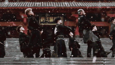 张艺兴▲张艺兴最新单曲《莲》再次燃爆娱乐圈