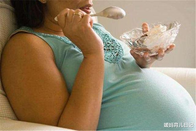 怀孕|夫妻二人体重接近800斤，生活困难全靠妈妈照顾，却想要个孩子