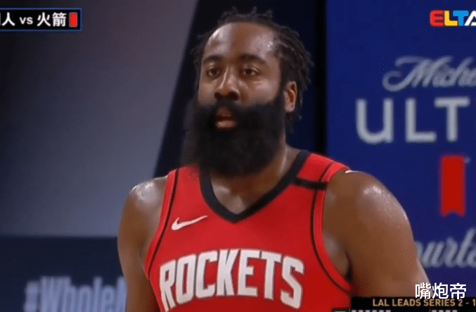 詹姆斯·哈登|落后22分哈登三节投降，德帅布置战术全队上去听，只有他呆坐原地