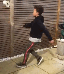 『欧洲』欧洲新冠疫情下，默默无名的足球路人，却成为主流媒体救命稻草