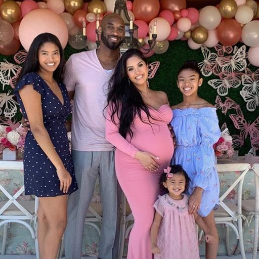 科比·布莱恩特|布莱恩特家族又添新成员！瓦妮莎好开心：爱你们