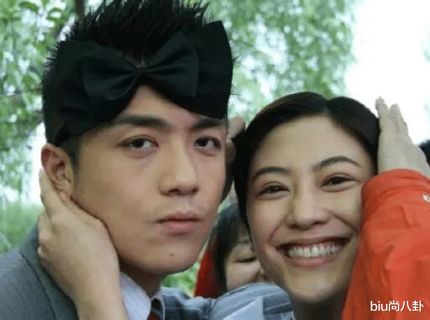 李泽锋|出道12年的“许幻山”,为啥至今无绯闻?看到妻子是谁就明白了