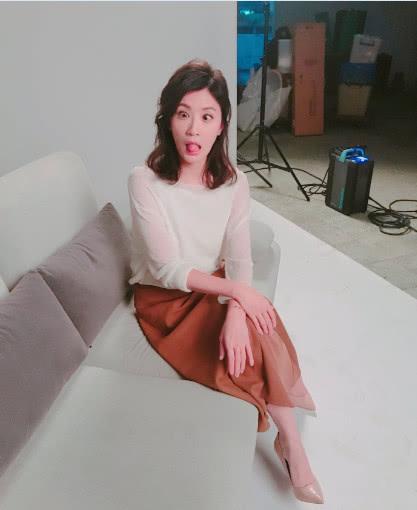 #贾静雯#她迷倒了全国的男人，连富豪都情愿给她5个亿，真是越活越年轻