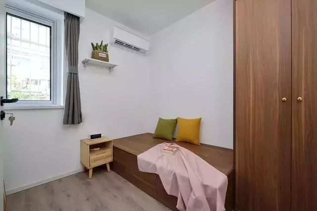 |三代人的50㎡小户型,三室一厅+独立衣帽间,老破小逆袭小豪宅!