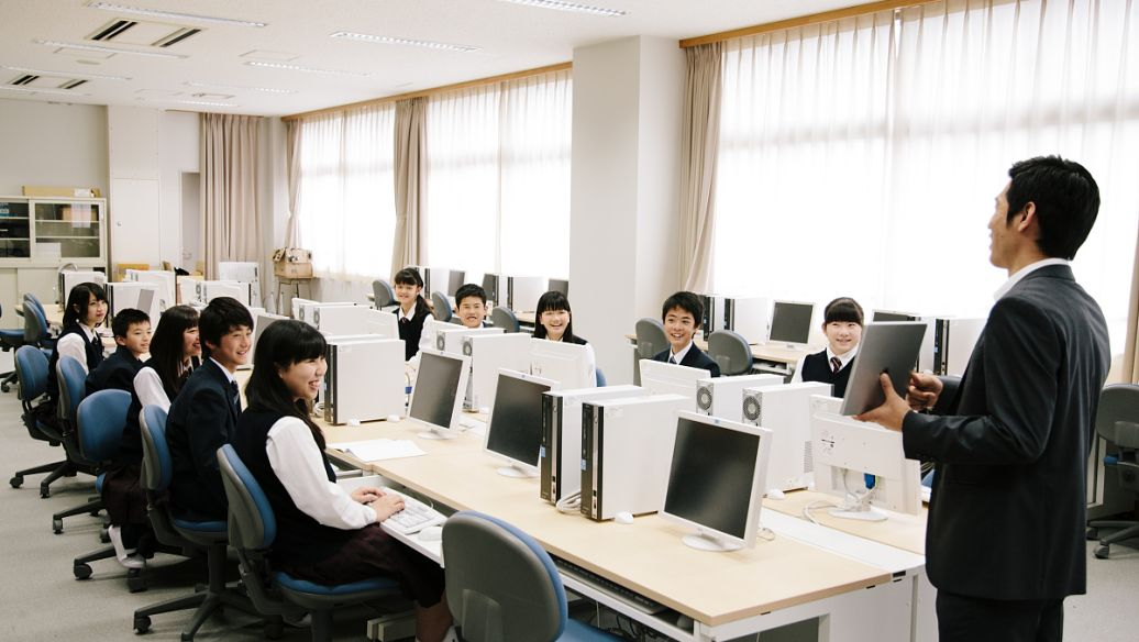 高考志愿|高考志愿需谨慎，这四个专业看似高大上，实则前途渺茫！