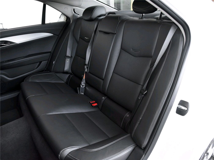 「豪华车」最惨美系“豪车”，跌无可跌也没红，起步279Ps，不足19万没人买