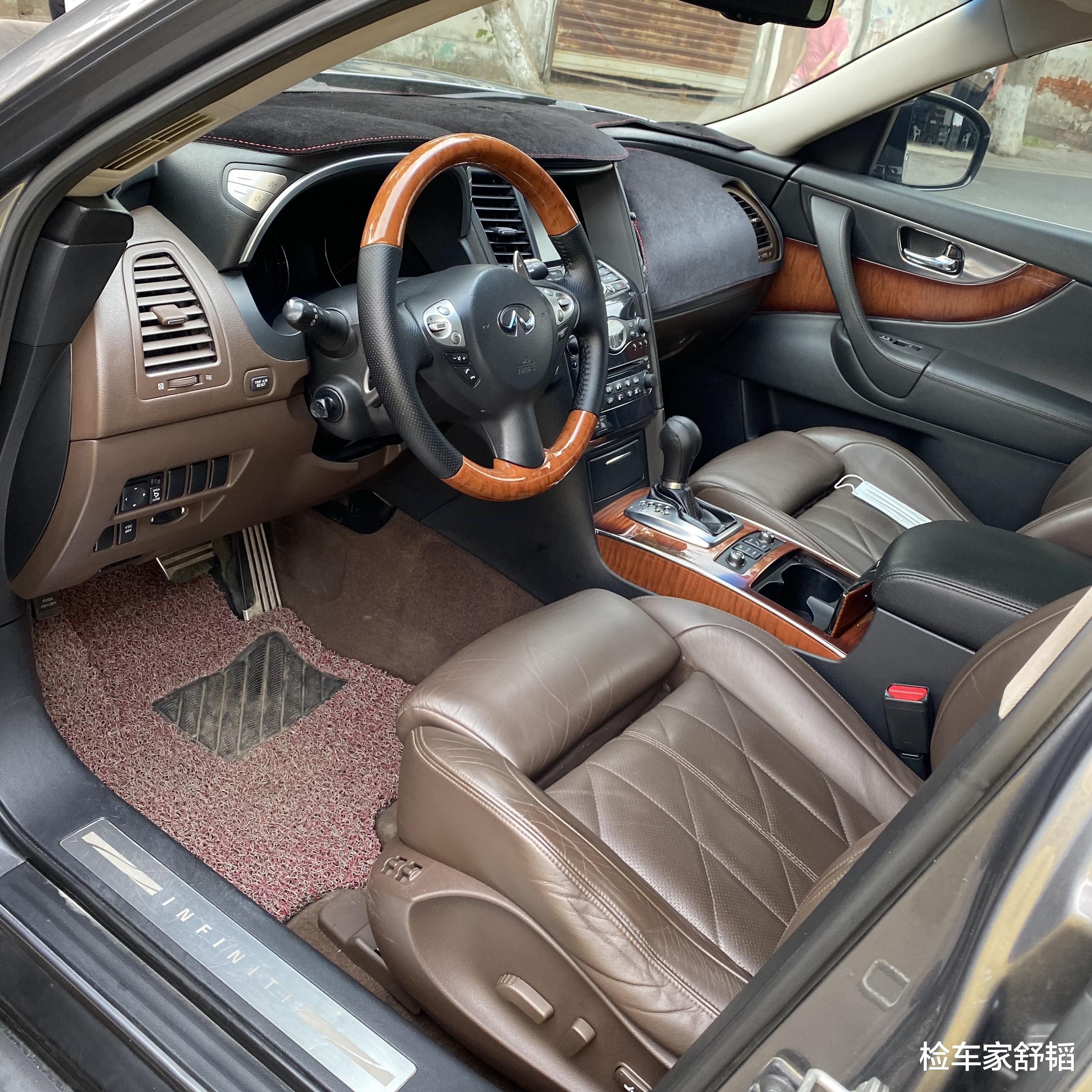 「二手车」当年新车落地130万,如今一车难求,22万买台英菲尼迪FX50值不值?