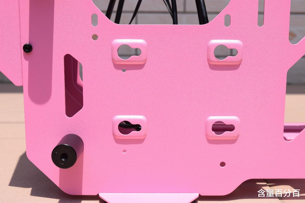 iPhone 8|钢铁直男粉，个人首款异型机箱骨伽小开拓者S装机点评