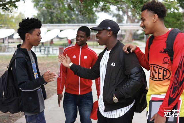 期末考试@美黑人学生要求特殊待遇：取消期末考试！或者是给我们加分！