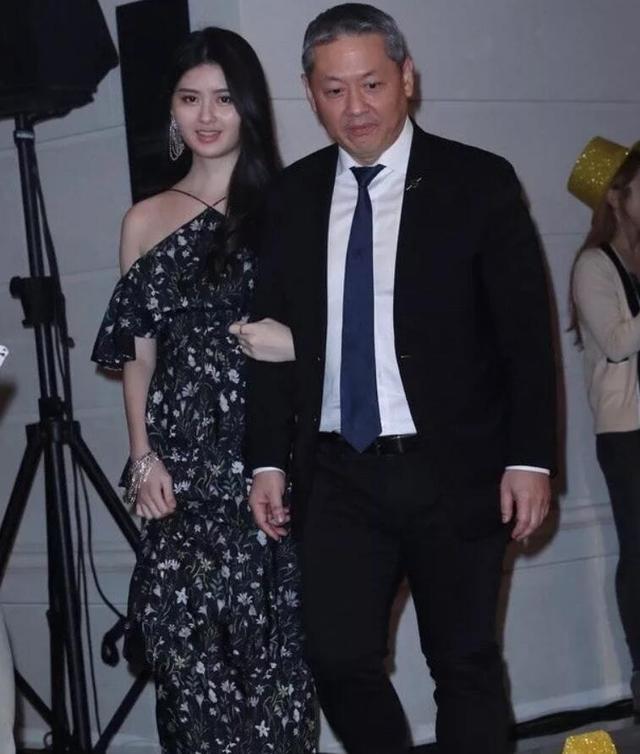 孙芸芸▲百亿千金密会平民“穷小子”，顶级名媛孙芸芸之女的“罗马假日”