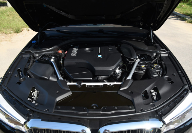 宝马530▲奔驰E300L和宝马530LI哪款车更好?两方面对比完,差距显而易见