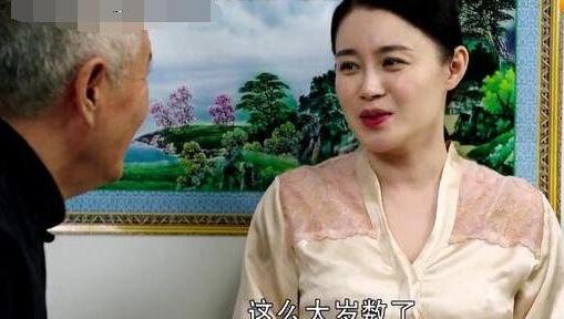 综艺节目：关婷娜加入本山传媒16年，总演赵本山的老伴儿，今终于当女主角