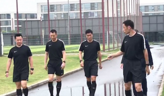 『国际米兰』苏宁全华班2比1逆转中甲新军，U23新星绝杀，马宁担任主裁判