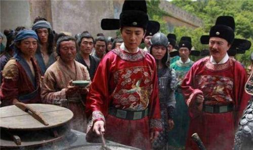 朱元璋|清官衣锦还乡,却拿不出回家路费,朱元璋得知后怒道:处以极刑