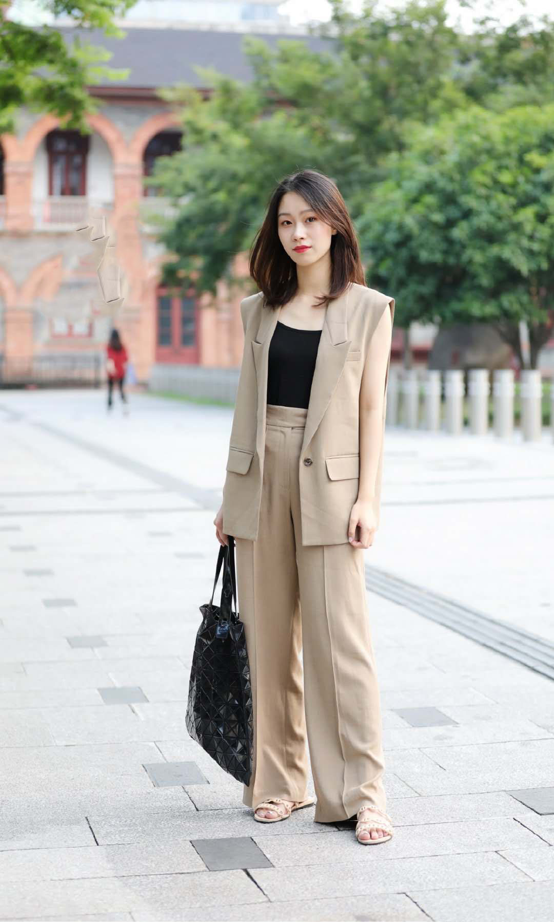 穿衣搭配|7套日常简洁的职场OL穿搭,简单实用又超显气质,上班逛街穿都OK