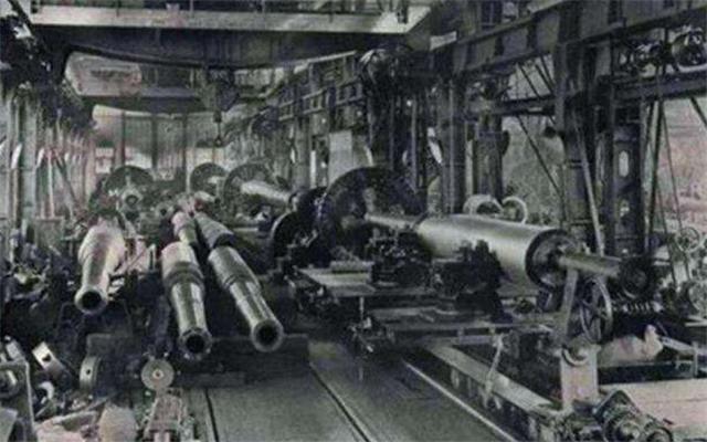 李云龙|难怪李云龙敢号称“富得流油”，看看意大利炮在当时有多珍贵？