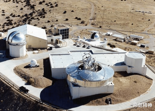 美军|一架F14战机“中国湖”爆炸，美军成功击中目标，俄专家提出担忧