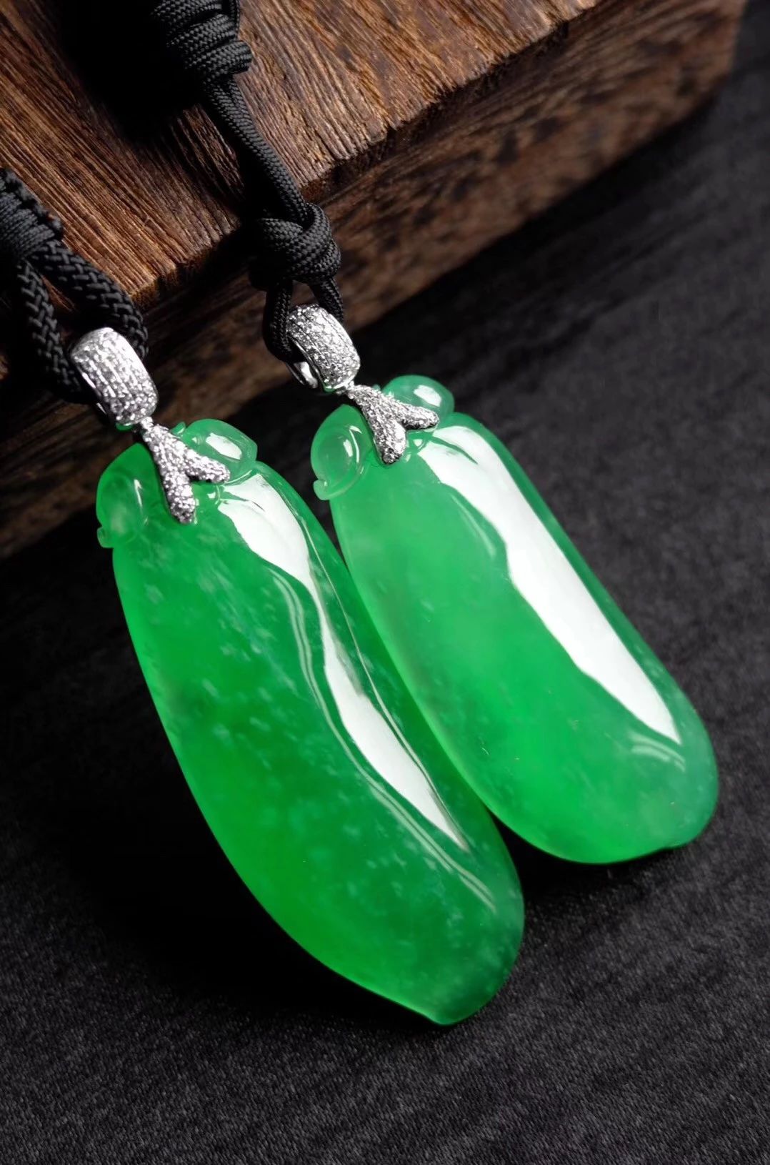 翡翠:良玉不琢价却高,这样的好翡翠你玩了吗?