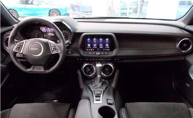 【长安汽车】又跌8万多，纯进口跑车让步，时速达240，加速5.9秒，比野马拉风