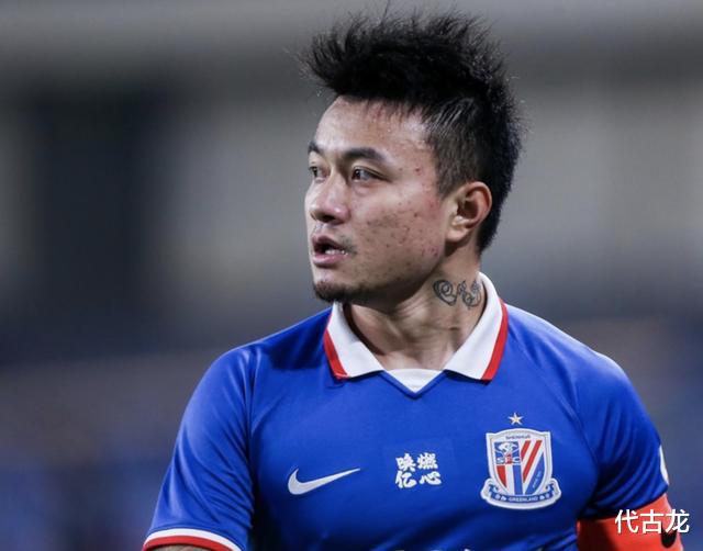 曹赟定|铁血汉子！曹赟定怒骂裁判直红下场，骂出了无数球员的心声