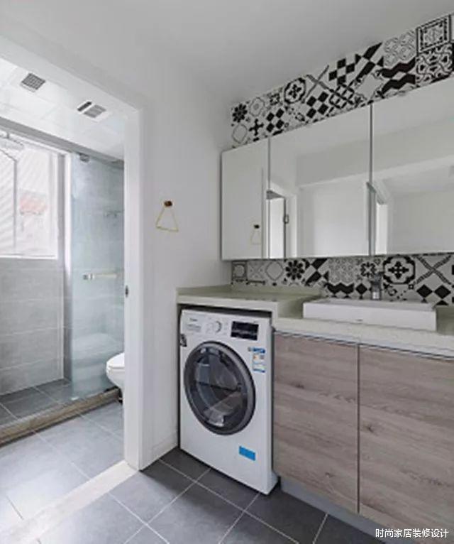 ：洗衣机放厨房、阳台、卫生间哪个地方好，看完才知道放这里好！