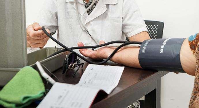 营养膳食@高血脂也很“偏心”，更爱这4类人，不想被盯上，就别往枪口上撞