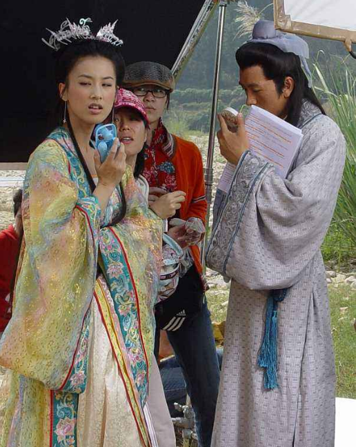 『周星驰』张雨绮谈周星驰意外打脸黄圣依:违约又不想赔钱,哪有那样的?