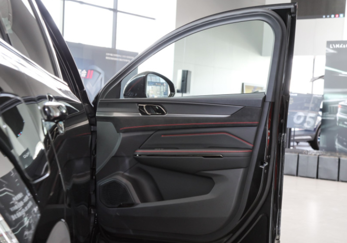 长安CS75|领克05卖得贵了？试驾之后，我想放弃宝马X3了