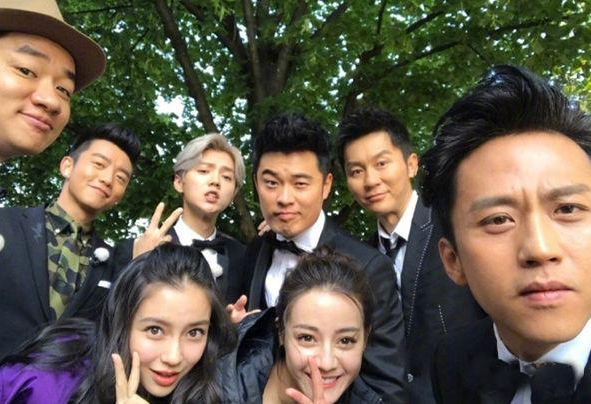 Angelababy▲《跑男》节目组有了新欢忘旧爱？从站位看出重要性，网友：心疼他