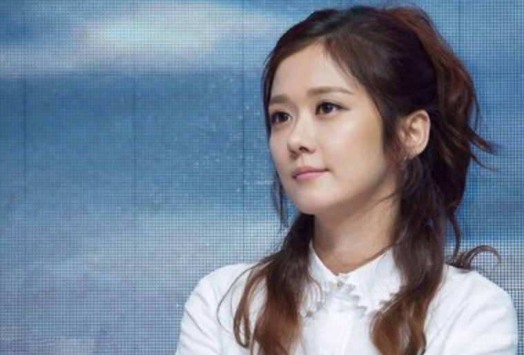 「赵薇」被中央卫视拉入“黑名单”的3位女星，赵薇上榜，而她再难翻身