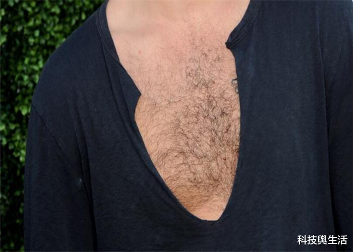 科学家@人类在进化的历程中,毛发渐渐褪去,为何胡子却留下了?