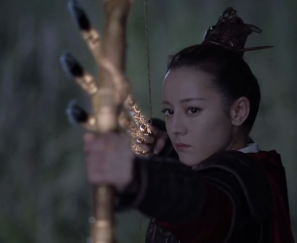 阿兰@阿兰若的剑会发光，谁注意热巴射箭时手里拿的啥？太有才了