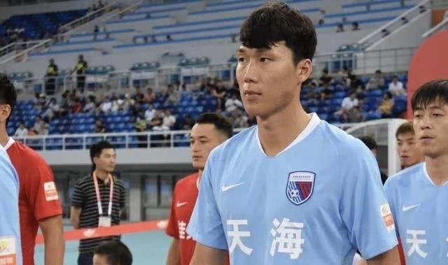 [中超]谁签他谁赚？曝天海韩国中卫已被3支中超队追逐！最热门下家浮现