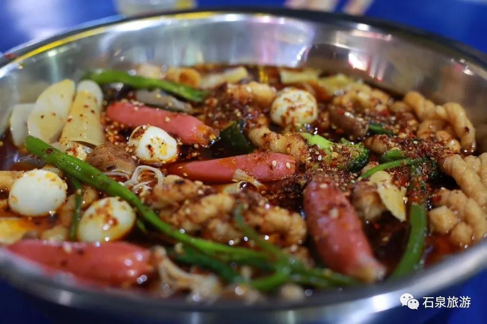 []石泉，一个让你扶墙来、扶墙走的陕南美食圣地！