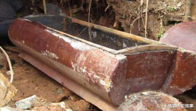 「李莲英」北京海淀发现李莲英墓，用坏三把铁锤才打开，墓中场景无法理解
