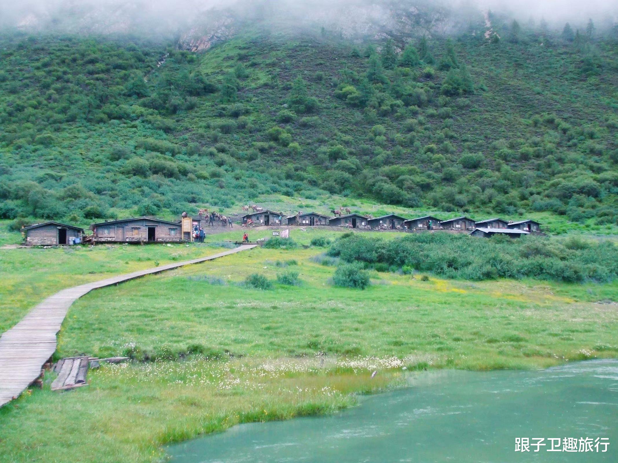 『台湾』稻城奇遇记：穿着藏服游览亚丁雪山，被游客误认为是藏族人