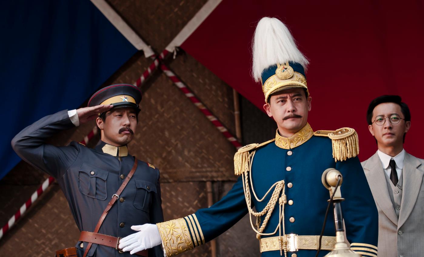 |军阀部下把女学生娶光了,女校长前来诉苦,军阀:留下当我姨太太