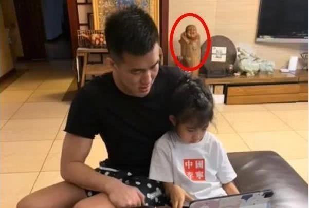 郭士强■郭士强住宅内景曝光!摆件透露个人信仰 郭艾伦没事还来蹭饭