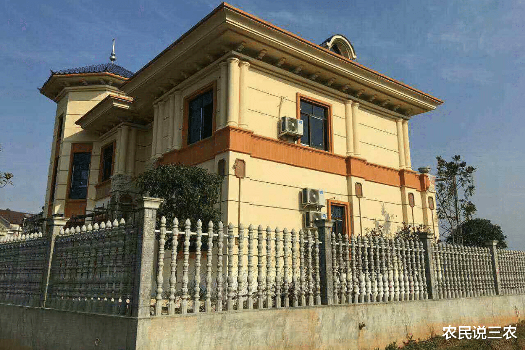 瓦工|现在农村建房子瓷砖的用量越来越小了，为啥呢？