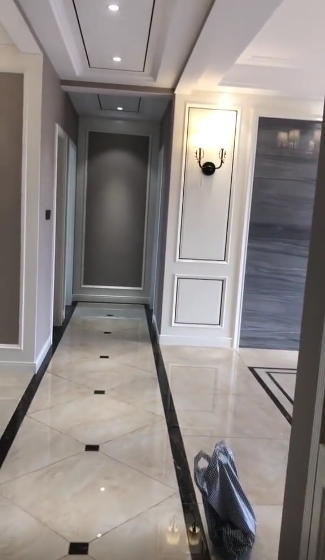 『』找的装修公司，历时两个半月，花了8万装修的128㎡三居室，你们觉得咋样？