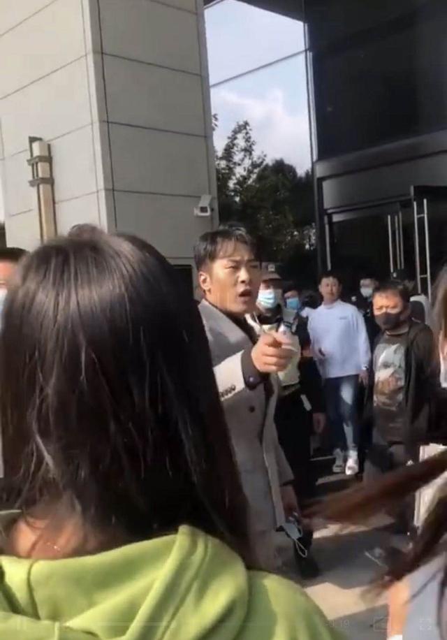 井元林|二驴力挺辛巴，直言辛巴酒店事件处理得当；辛巴演唱会喊话粉丝