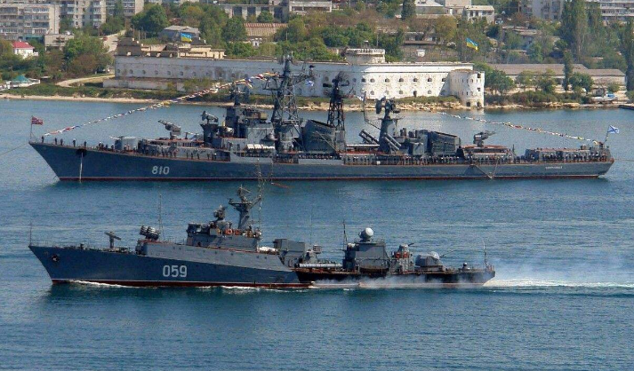 苏-35|把封海打靶警告当玩笑？美国大批战舰闯入领海，苏35起飞武力威慑