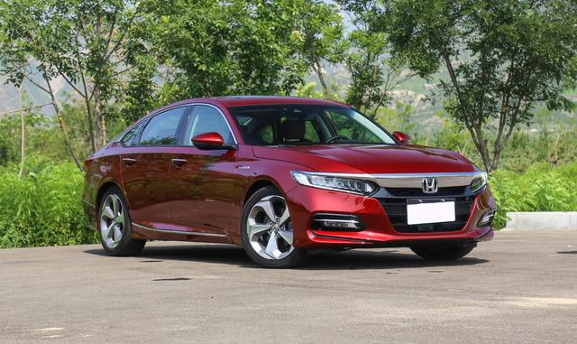 大众迈腾▲5款热门合资中型车降价大汇总，迈腾优惠近2万，君威狂甩近4万！