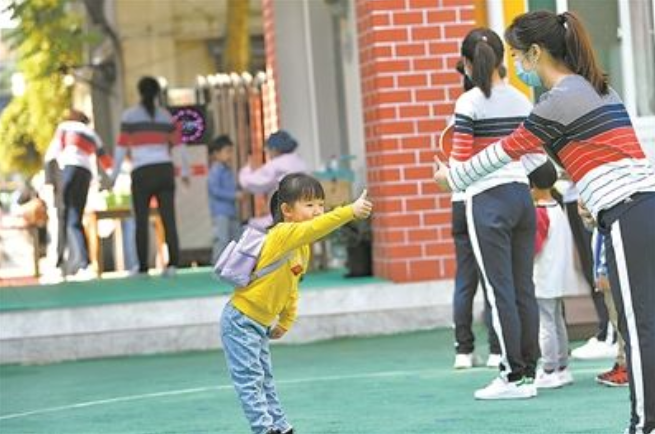 『幼儿园』幼儿园开学，实行“自愿返校”，送与不送可以参考这3条建议！