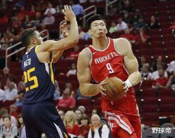 里皮▲周琦NBA总篮板数为22个，王治郅231个，而姚明和易建联是这数据